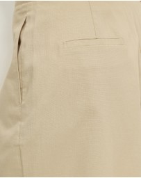 Calli - Harp Tuck Front Shorts