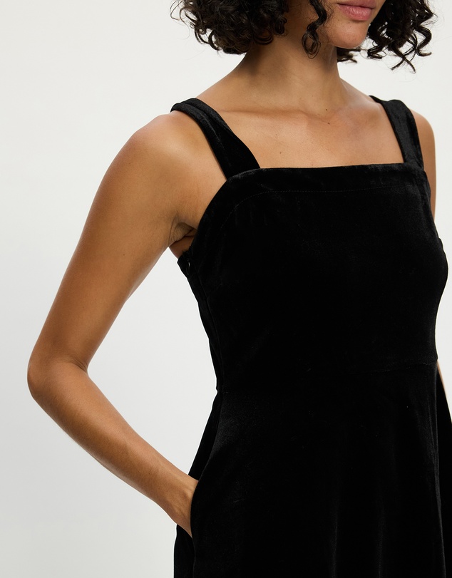 Mossée - Kiara Velvet Square Neck Dress