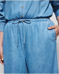 Commonry - Theresa Pant