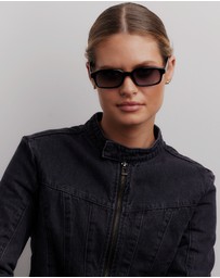 Reality Eyewear - The Buzz