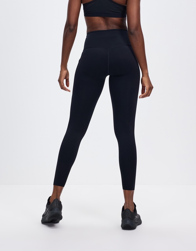 Nike - Firm Support High Waisted 7/8 Leggings with Pockets
