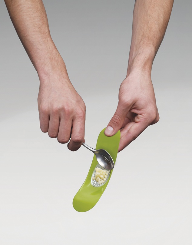Joseph Joseph - Rocker™ Garlic Crusher (Green)