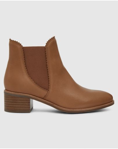 TAN GLOVE