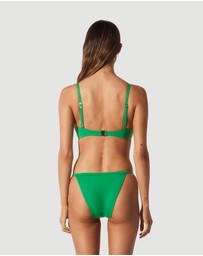 Form and Fold - The Bare Low-Rise Bottom
