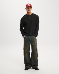 Cotton On - Relaxed Fit Textured Henley Long Sleeve
