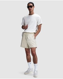 Nike - Club Flow Shorts