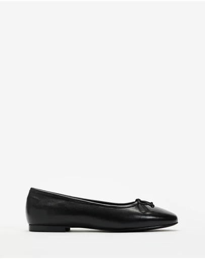 AERE - Classic Leather Ballet Pumps - Women's