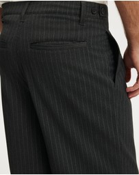 Cotton On - Super Baggy Pleated Pant