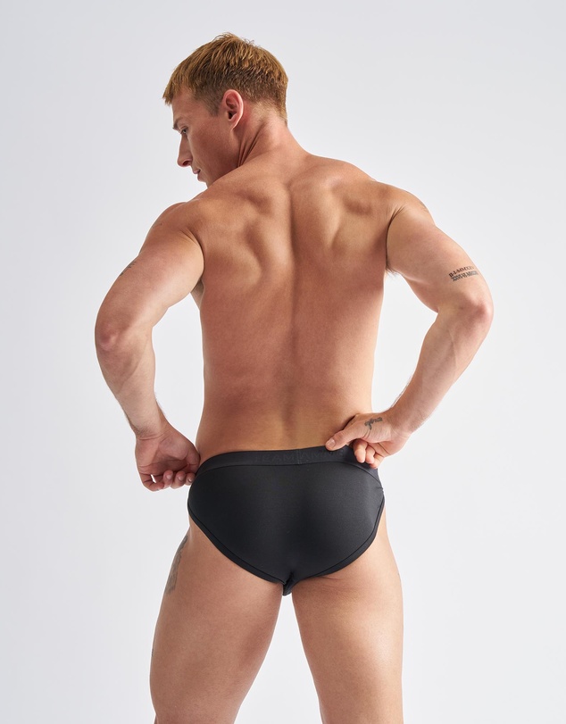 TEAMM8 - Reign Sports Brief