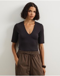 Atmos&Here - Deep V-Neck T-Shirt