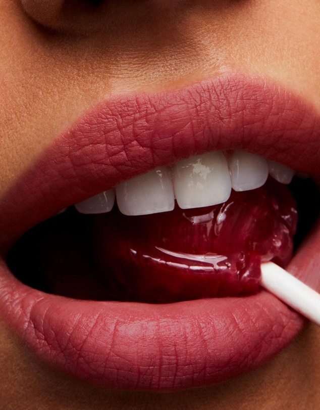 MAC - Powder Kiss Lipstick
