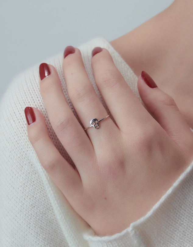 Karen Walker - Mini Skull Ring