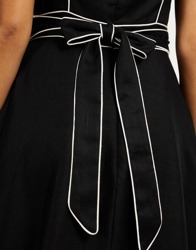 Minima Esenciales - Mabel Linen Maxi Dress