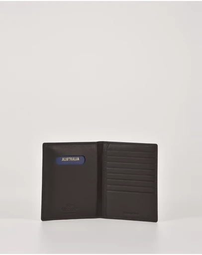 Cobb & Co - Davey Leather RFID Passport Card Holder