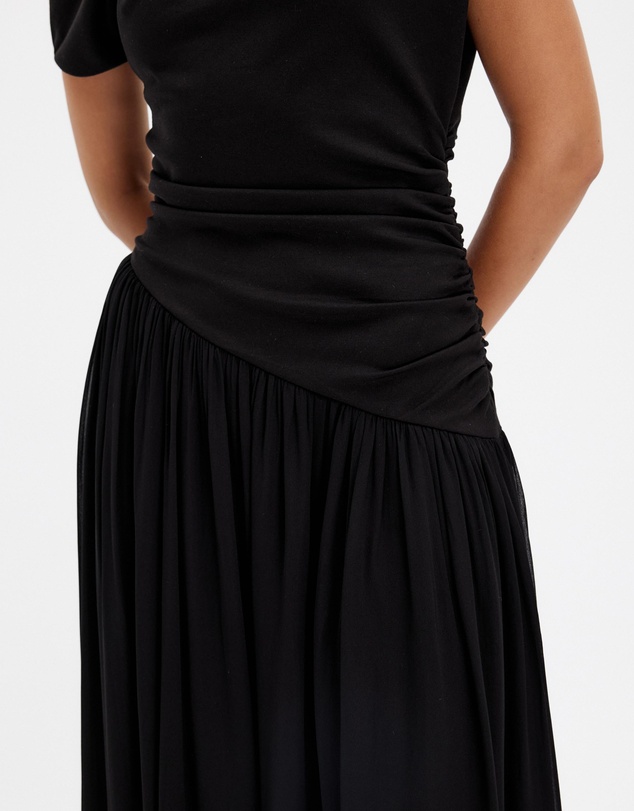 Minima Esenciales - Oaklyn Midi Dress
