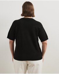 Atmos&Here Curvy - Lana Short Sleeve Oversized Knit Top