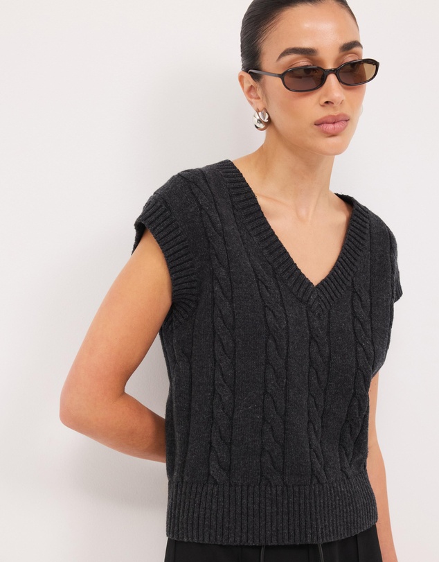 Calli - Leo Wool Blend Cable Knit Vest