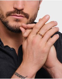 THOMAS SABO - Gold Plated Band Ring in Crocodile Design with Red Stones