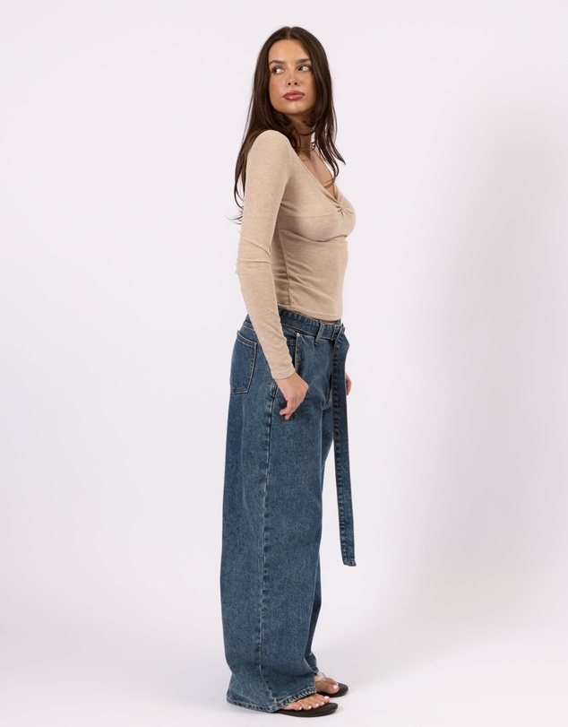 Style Addict - The Twist Top