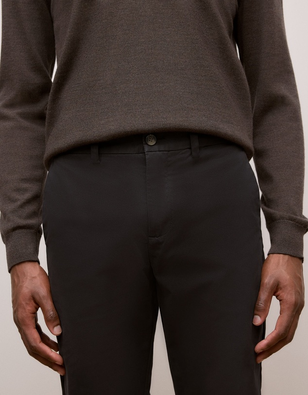 Trenery - Slim Fit Chino in Black
