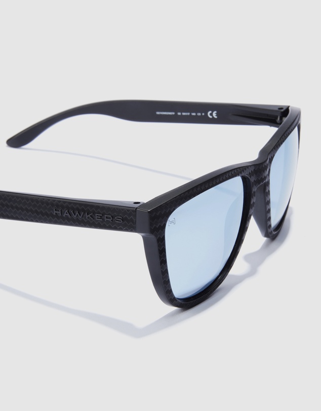 Hawkers Co - HAWKERS - Polarized Blue Chrome ONE RAW CARBONO Sunglasses for Men and Women UV400