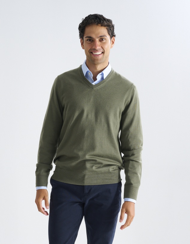 3 Wise Men - 3 Wise Men Fisher V Neck Merino Knit - Army Green