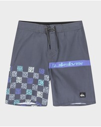 Quiksilver - Boys 8 to 16 Everyday 17
