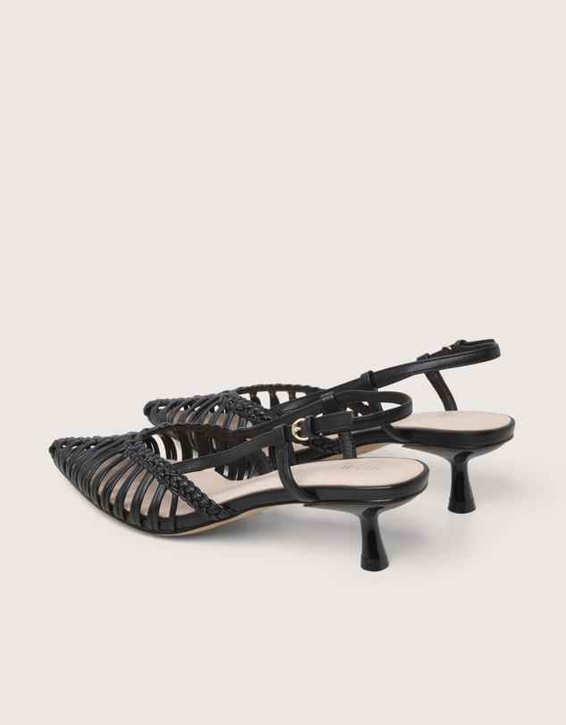 Review - Amira Heel