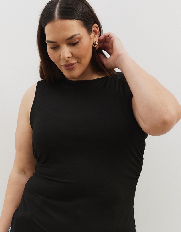 Atmos&Here Curvy - Sara Side Split Scoop Top