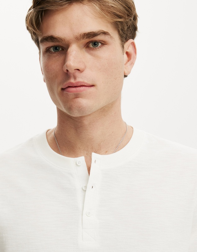 Cotton On - Fitted Henley T-Shirt