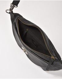 Cobb & Co - Dickson Leather Crossbody Bag