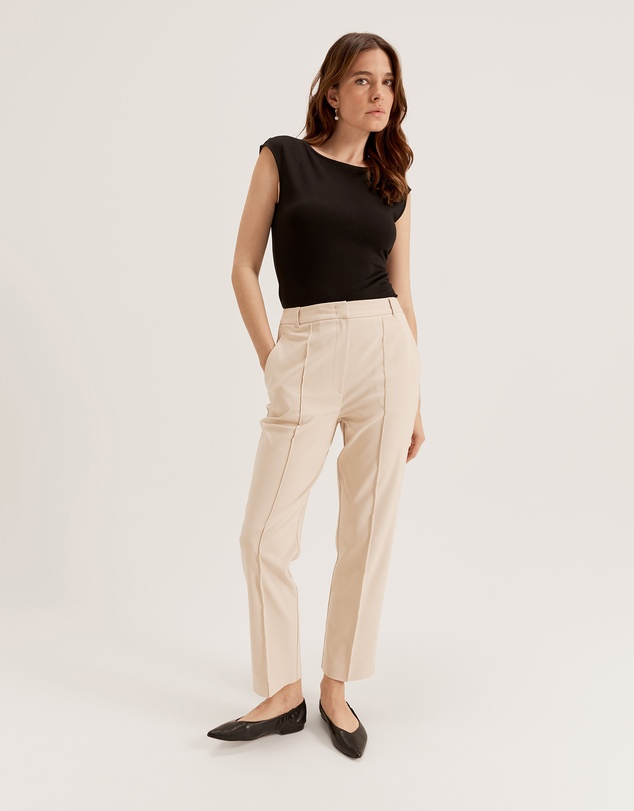Review - Arianna Pant