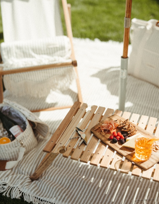 Business & Pleasure Co. - The Folding Picnic Table
