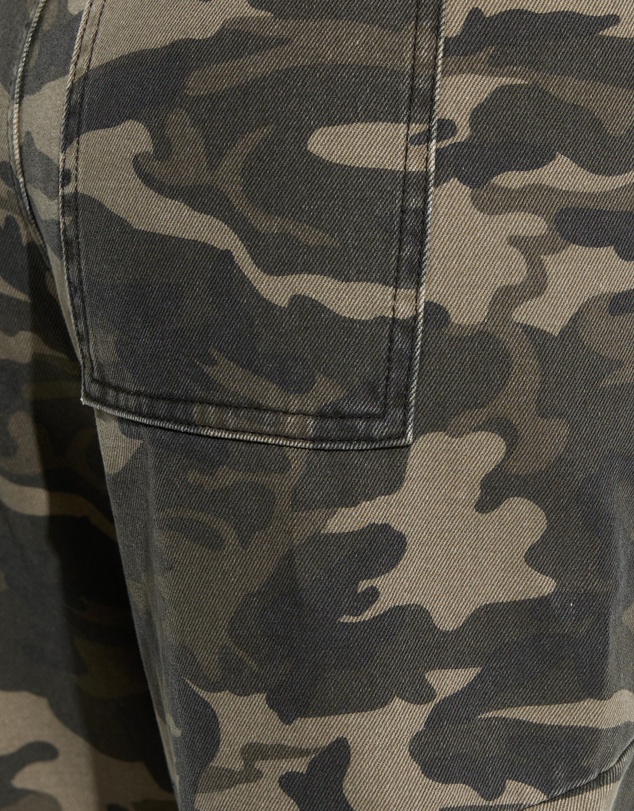 Dazie - Austin Mid Rise Camo Barrel Jorts