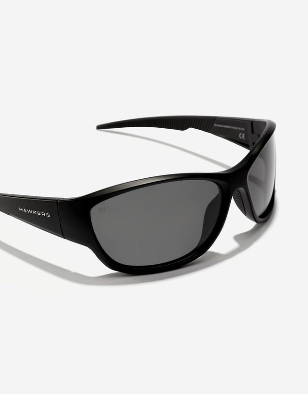 Hawkers Co - HAWKERS - RAVE - POLARIZED BLACK DARK Sunglasses for Men and Women UV400