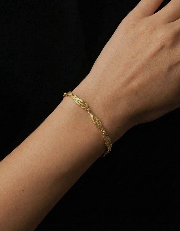 HOUSE OF SLANI - Textured Amara Silver Bracelet