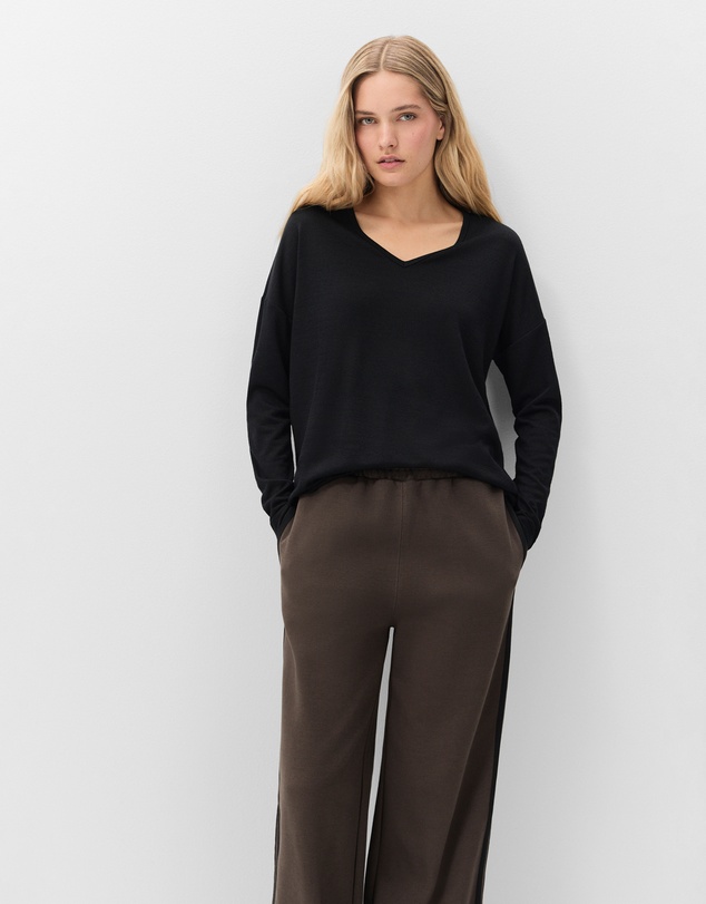 UNISON - Soft V Neck Long Sleeve Tee