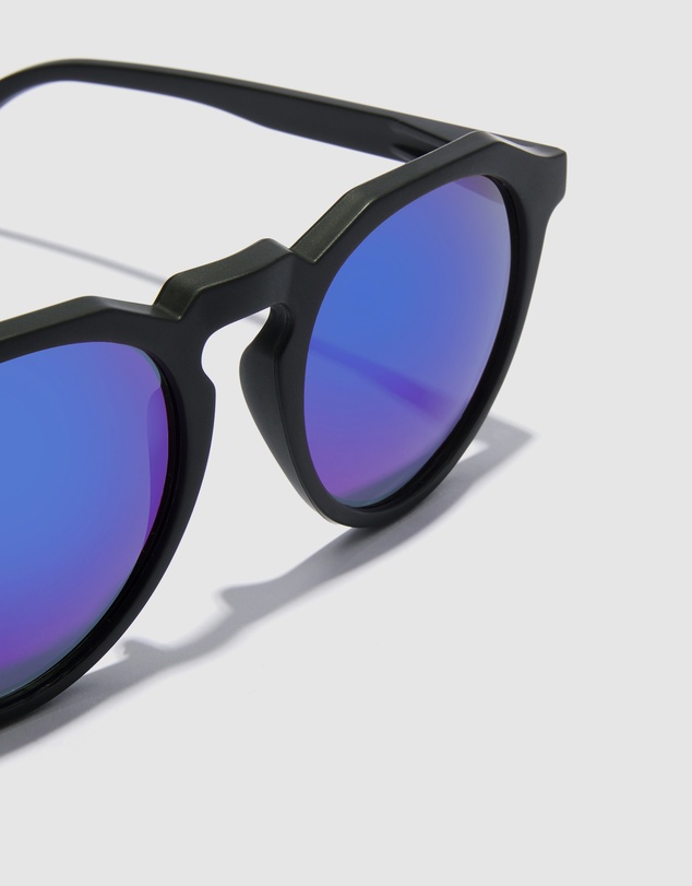 Hawkers Co - HAWKERS Black Blue Warwick Raw Sunglasses for Men and Women UV400