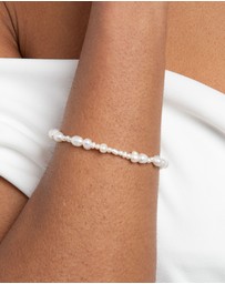 Astrid & Miyu - Serenity Pearl Beaded Bracelet