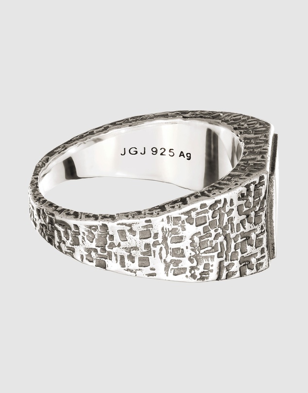Kuzzoi - ICONIC EXCLUSIVE - Oxidized 925 Silver Ring with Hexagonal Black Enamel Inlay