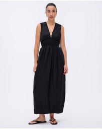 Minima Esenciales - Paloma Shirred Linen Midi Dress