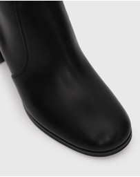 Betts - Lillybeth Block Heel Knee High Boots