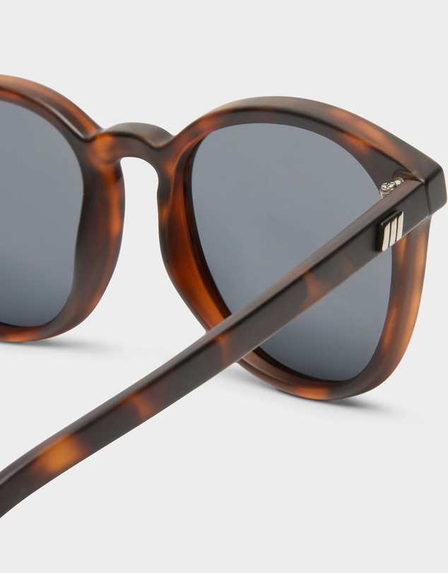 Le Specs - Bandwagon