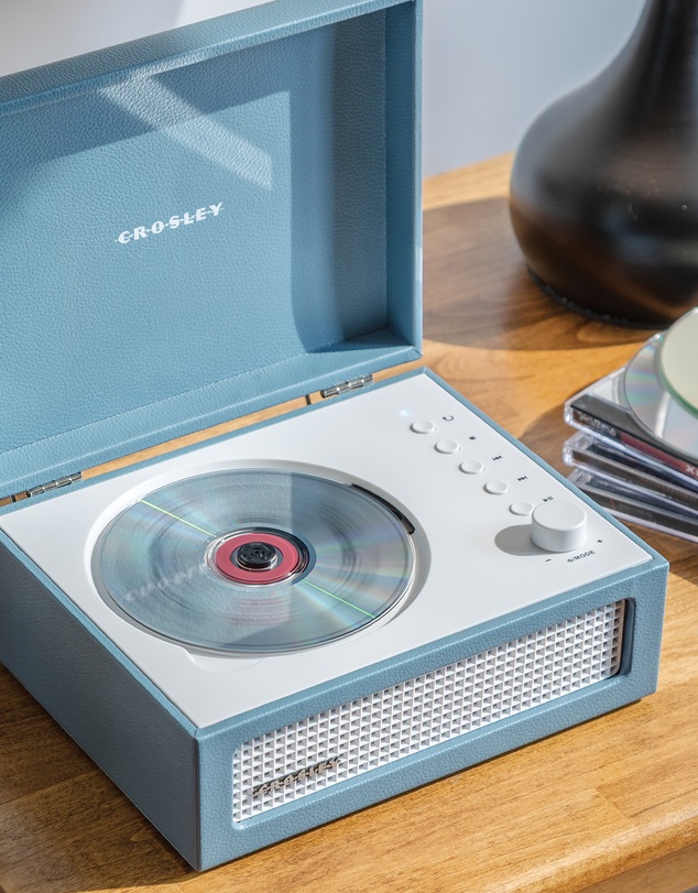 Crosley - Crosley Voyager Portable Retro CD Player with Stereo Bluetooth Speakers, FM Radio - Washed Blue