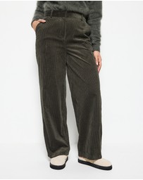Commonry - Madelyn Pant