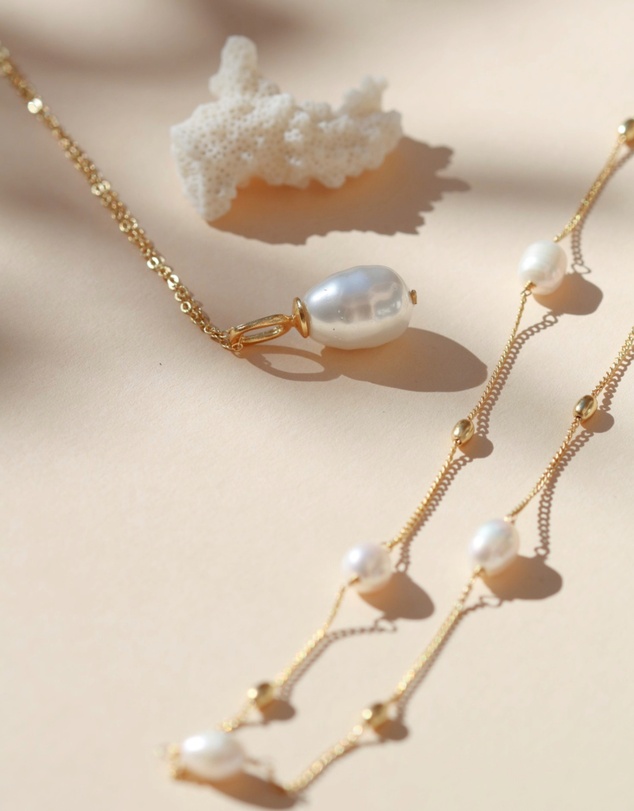 Ottoman Hands - Ava Pearl Pendant Necklace