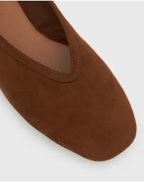 Betts - Lennox Round Toe Ballet Flats