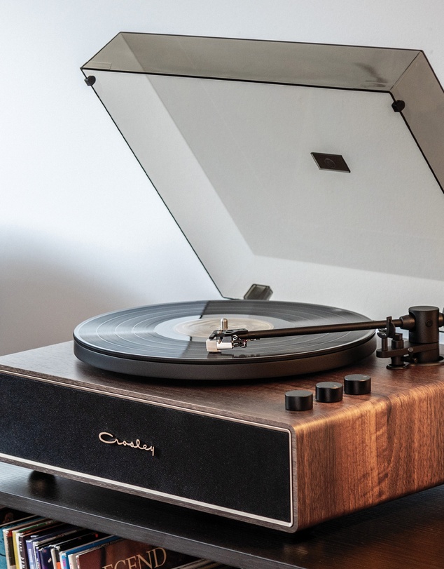 Crosley - Crosley Stave 2-Speed Bluetooth Record Player Turntable with Built-in Speakers, Walnut
