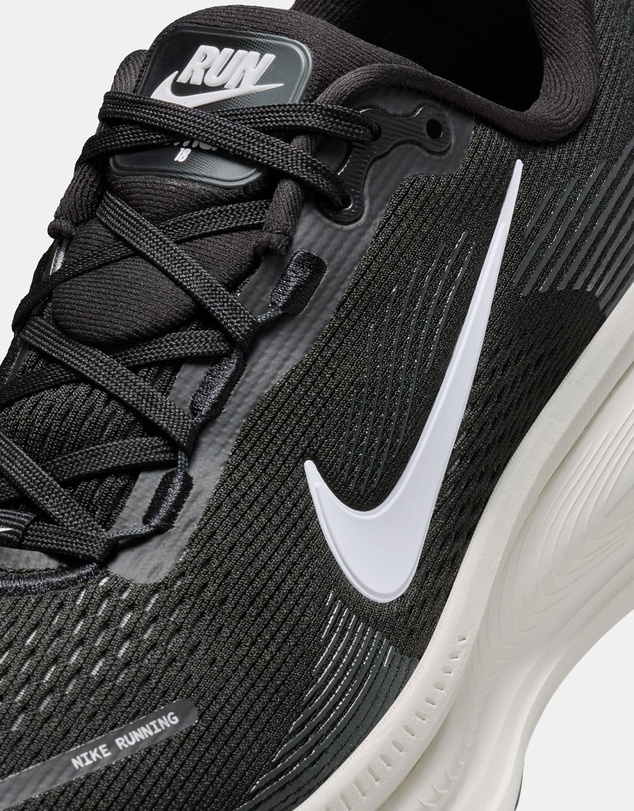 Nike - Vomero 18 - Women's