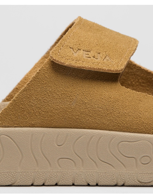 Veja - Etna Suede - Women's